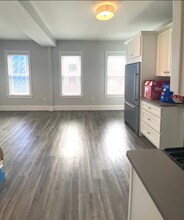 195 Maverick St, Unit 3 in Boston, MA - Building Photo - Building Photo