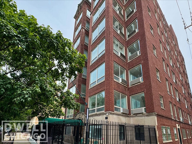 940 W Carmen Ave, Unit 1