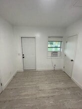 3890 Lakewood Rd in Palm Springs, FL - Building Photo - Building Photo