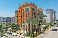 671 Biltmore Way in Coral Gables, FL - Foto de edificio - Building Photo