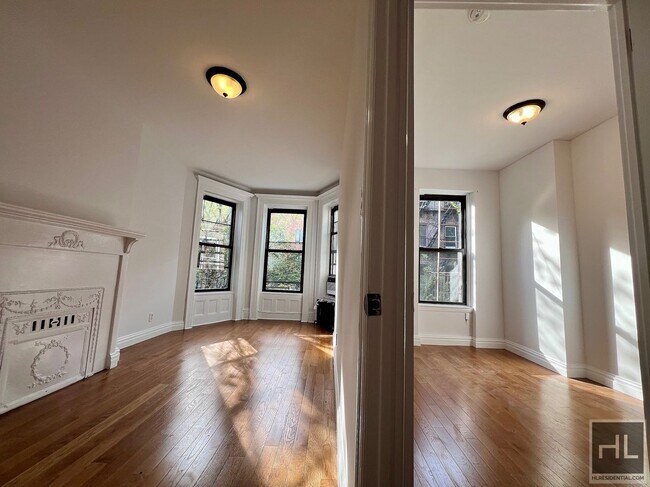 3BR 2BA Top Floor Bedstuy Townhouse Origin
