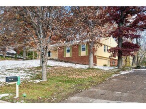 5207 Doncaster Way in Minneapolis, MN - Building Photo - Building Photo