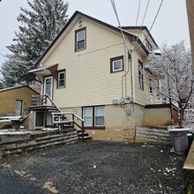 8 Broad St in Ephrata, PA - Building Photo - Building Photo