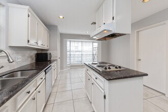 5111 Crystal Bay Dr in Houston, TX - Building Photo - Building Photo