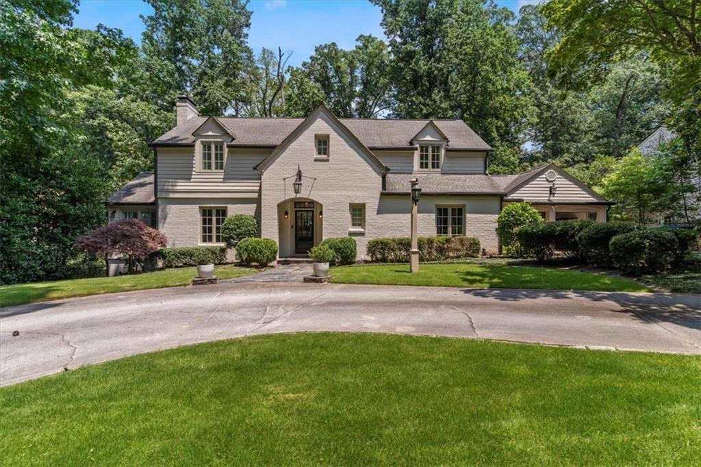 3825 Peachtree Dunwoody Rd in Atlanta, GA - Building Photo