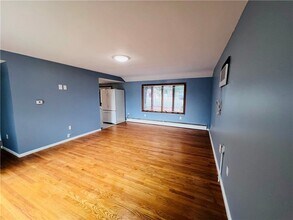 93 Grand View Dr in Warwick, RI - Foto de edificio - Building Photo