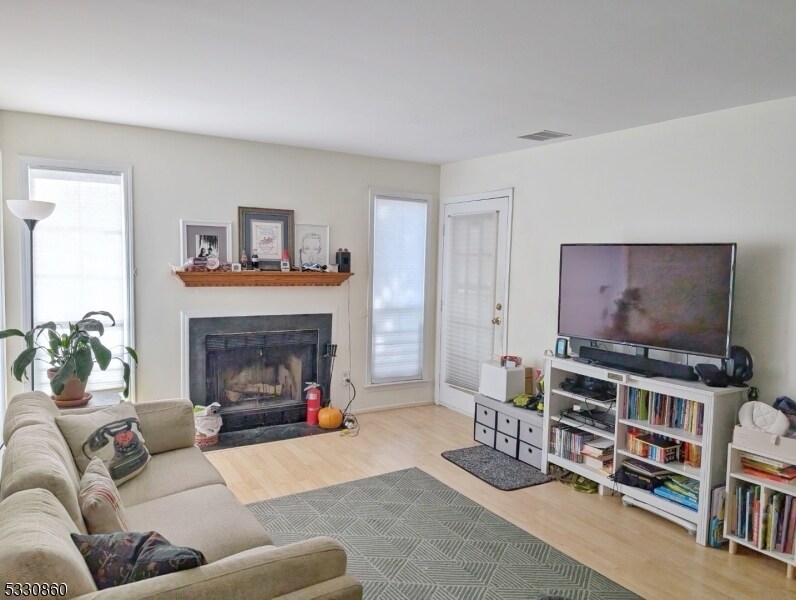 511 Clubhouse Ct-Unit -11 in Union, NJ - Building Photo