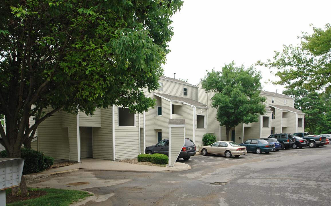 Hawks Pointe II in Lawrence, KS - Foto de edificio