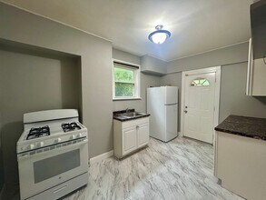1311 Oakhill St in Pittsburgh, PA - Building Photo - Building Photo