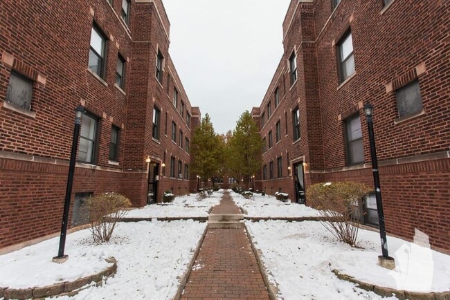 property at 3825 N Fremont