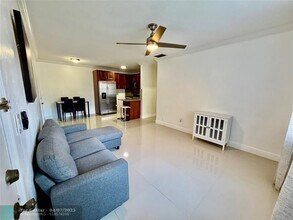 299 SW 7th St in Boca Raton, FL - Building Photo - Building Photo