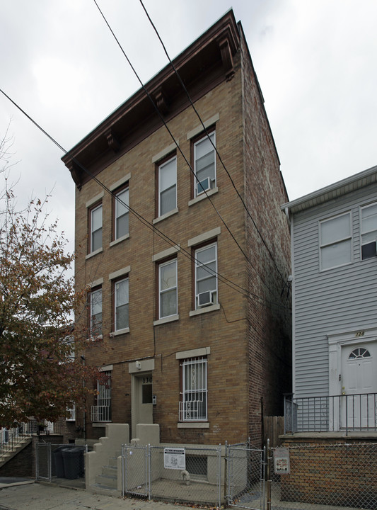 130 Dekalb Ave in Jersey City, NJ - Building Photo