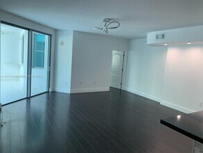 110 Washington Ave, Unit 2316 in Miami Beach, FL - Foto de edificio - Building Photo