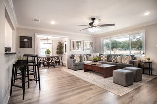 214 Helena St in Bryan, TX - Building Photo