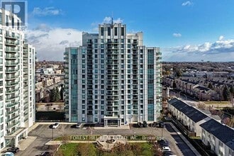 8 Rosebank Dr in Toronto, ON - Building Photo - Building Photo