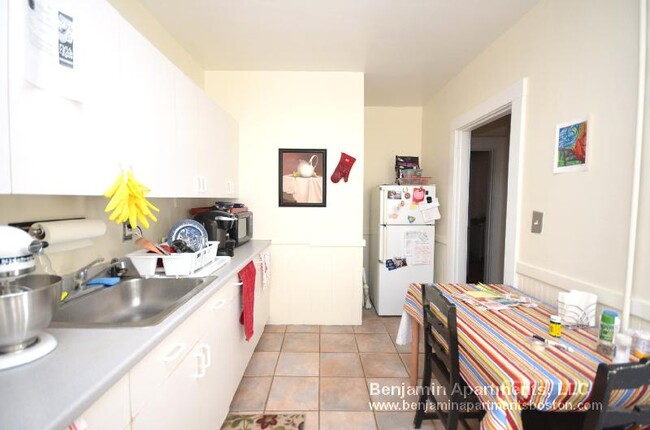 500 Cambridge St, Unit 6A in Boston, MA - Building Photo - Building Photo