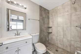 1001 N Granite Reef Rd in Scottsdale, AZ - Building Photo - Building Photo