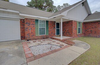 948 Wedgewood Way in Hinesville, GA - Building Photo - Building Photo