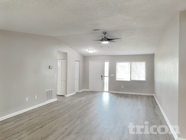 31 Folson Ln in Palm Coast, FL - Building Photo - Building Photo