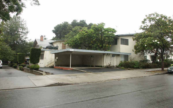 Myrtle Apartments in Monrovia, CA - Foto de edificio - Building Photo