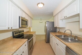 2285 Dolphin Rd in Titusville, FL - Building Photo - Building Photo