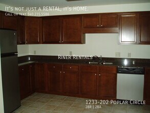 1233 Poplar Cir in Harrisonburg, VA - Building Photo - Building Photo