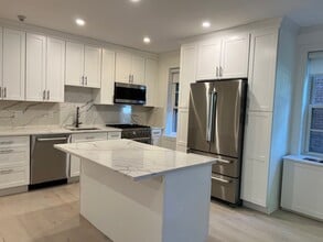 20 Church St, Unit B23 in Greenwich, CT - Building Photo - Building Photo