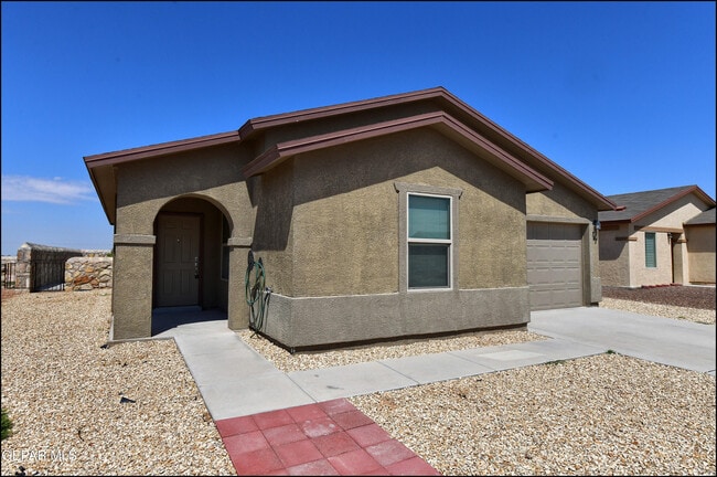 741 Nuevo Desierto Dr in Horizon City, TX - Foto de edificio - Building Photo