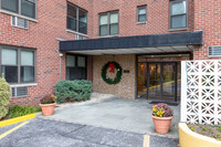 Tara Close Apartments in Mt Kisco, NY - Building Photo - Building Photo