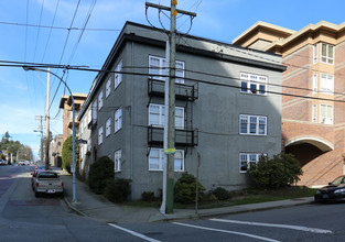 53 4th St in New Westminster, BC - Building Photo - Building Photo