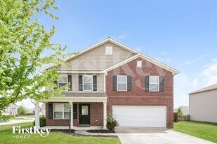 699 Findlay Ln in Greenwood, IN - Building Photo