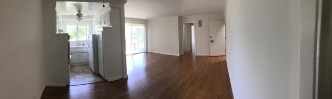 942 N Gardner St, Unit #207 in West Hollywood, CA - Building Photo - Building Photo