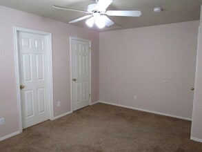 32 E 2200 S in Clearfield, UT - Foto de edificio - Building Photo