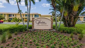 96 Glades Blvd in Naples, FL - Building Photo