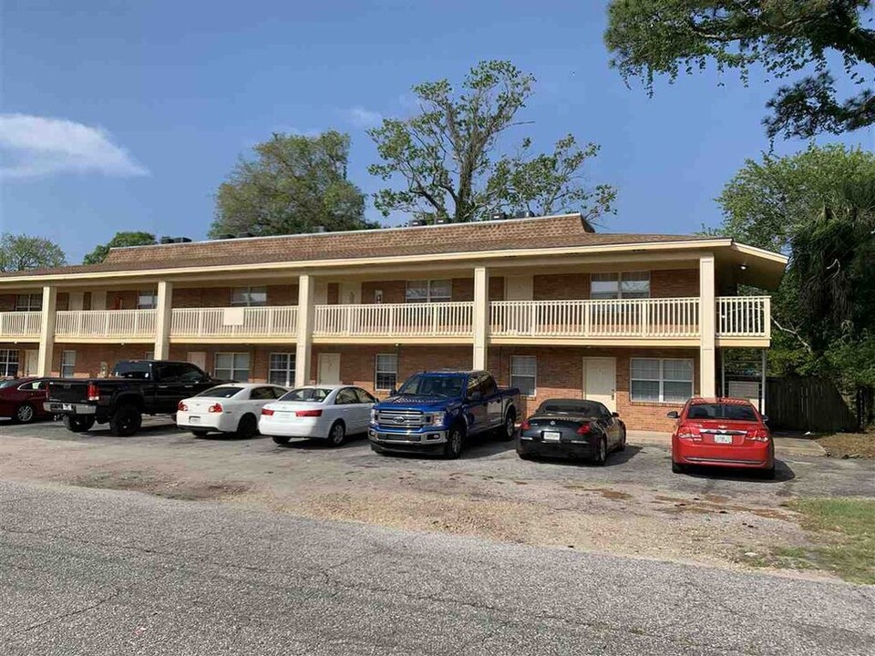 99 S 3rd St in Pensacola, FL - Building Photo