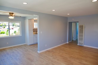 2600 Mathews Ave in Redondo Beach, CA - Building Photo - Interior Photo