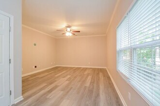 210 River Hills Dr in Clayton, NC - Building Photo - Building Photo