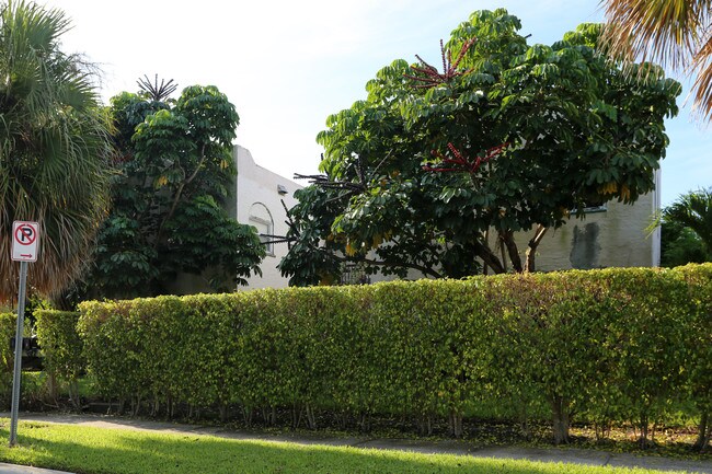 622 El Prado in West Palm Beach, FL - Building Photo - Building Photo