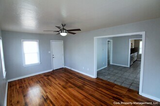 1017 E Edwards St in Edmond, OK - Building Photo - Building Photo