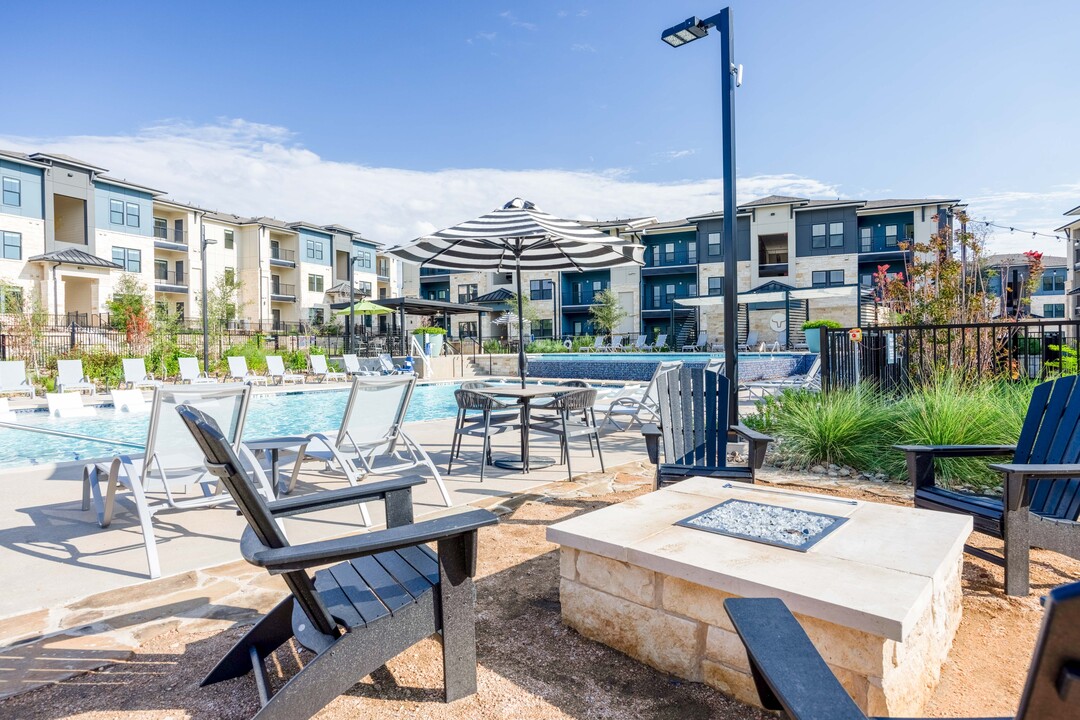 Residences of Siena South in Round Rock, TX - Foto de edificio