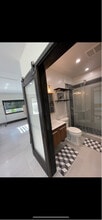 7713 Owensmouth Ave in Los Angeles, CA - Building Photo - Building Photo