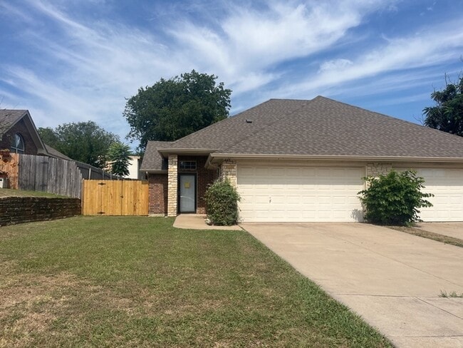 property at 228 Rentz Pl Cir