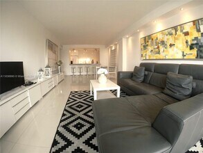 19390 Collins Ave, Unit 1223 in Sunny Isles Beach, FL - Building Photo - Building Photo
