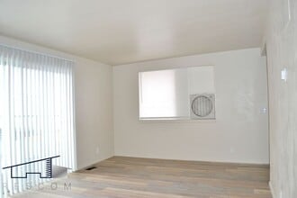 800 State St in Clearfield, UT - Foto de edificio - Building Photo