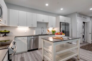 Spire Deer Valley in Phoenix, AZ - Building Photo