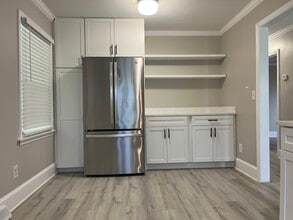 2730 Eastway Dr in Charlotte, NC - Building Photo - Building Photo