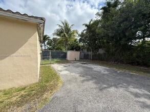 531 NW 25th Ave-Unit -531 in Miami, FL - Building Photo - Building Photo