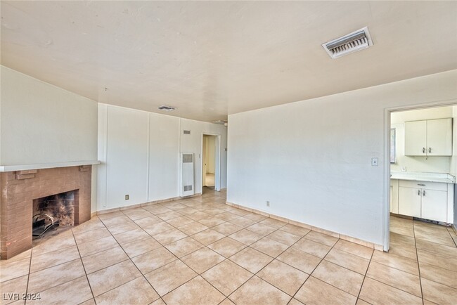 1313 Pauline Way in Las Vegas, NV - Building Photo - Building Photo