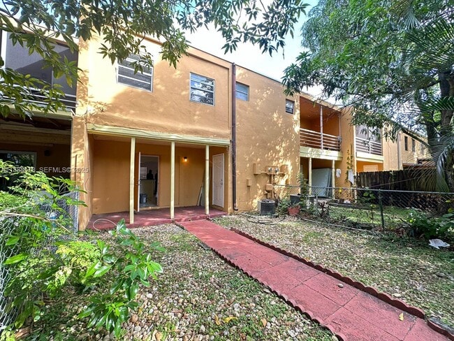 5970 NW 28th St in Sunrise, FL - Building Photo - Building Photo