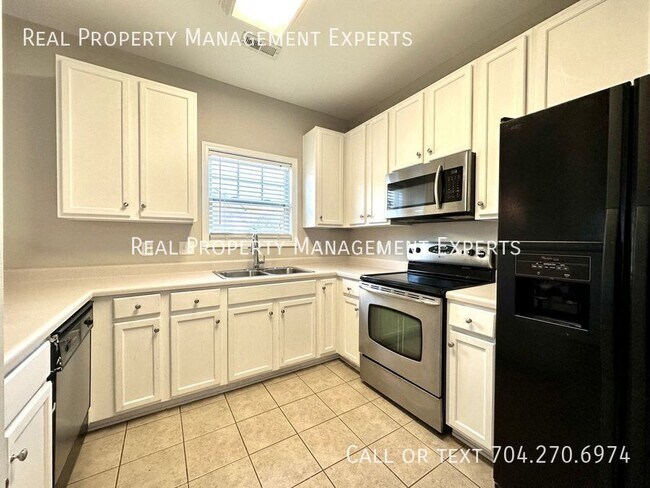 12347 Walden Lea Dr in Huntersville, NC - Foto de edificio - Building Photo